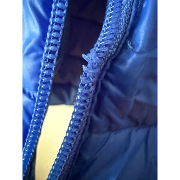 Youth size medium blue puffer coat - Picture 4 of 9